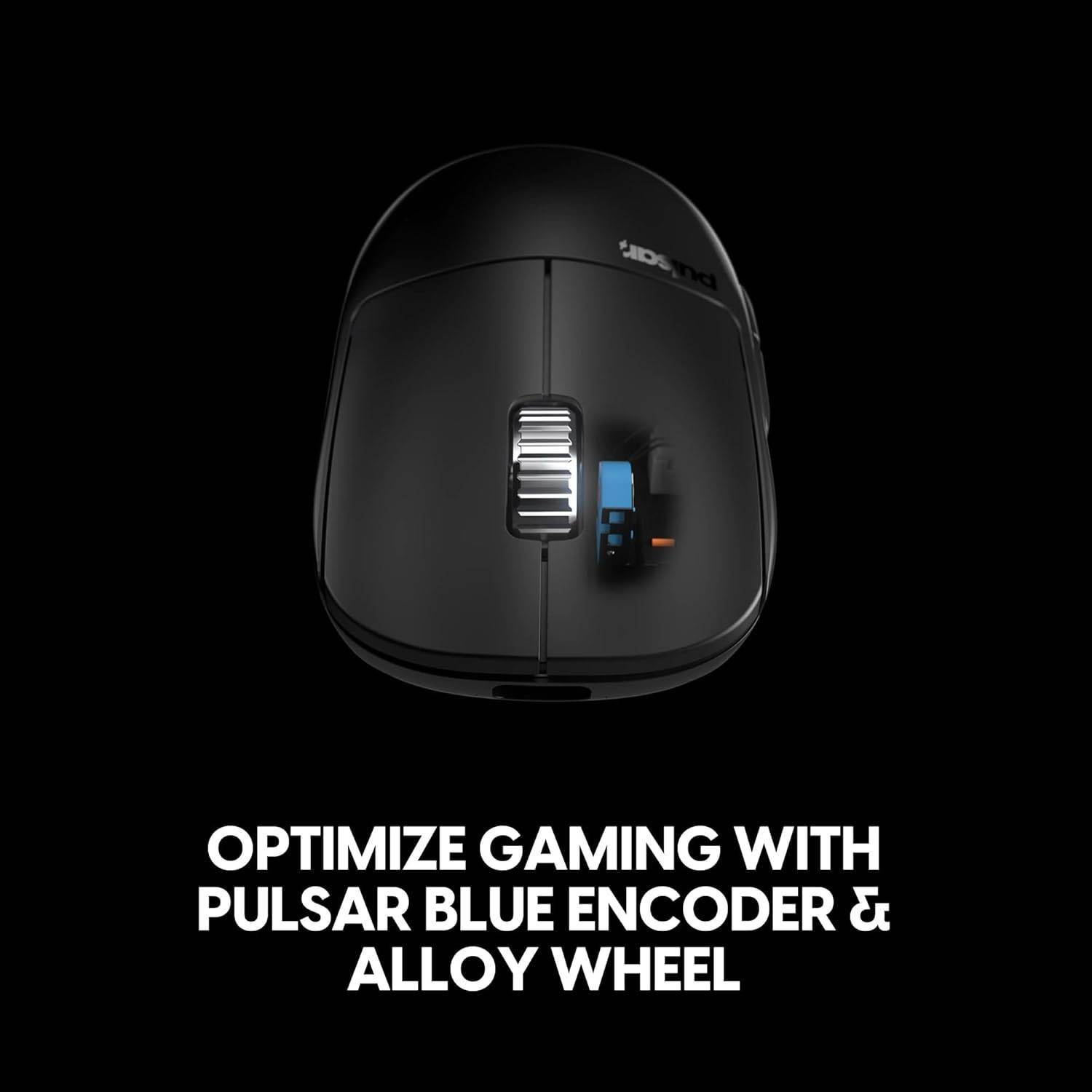 Eine schwarze Gaming-Maus mit silbernem Encoder und blauem Button wird gezeigt. Darunter steht der Text „Optimieren Sie das Gaming mit Pulsar Blue Encoder & Alloy Wheel