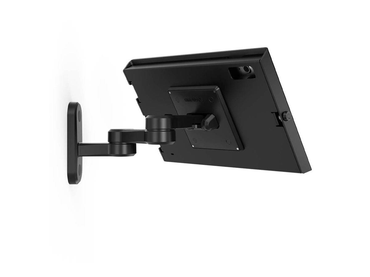 Ein an der Wand montierter schwarzer Monitorarm, der einen Bildschirm im Querformat hält und für verschiedene Betrachtungswinkel verstellbar ist.