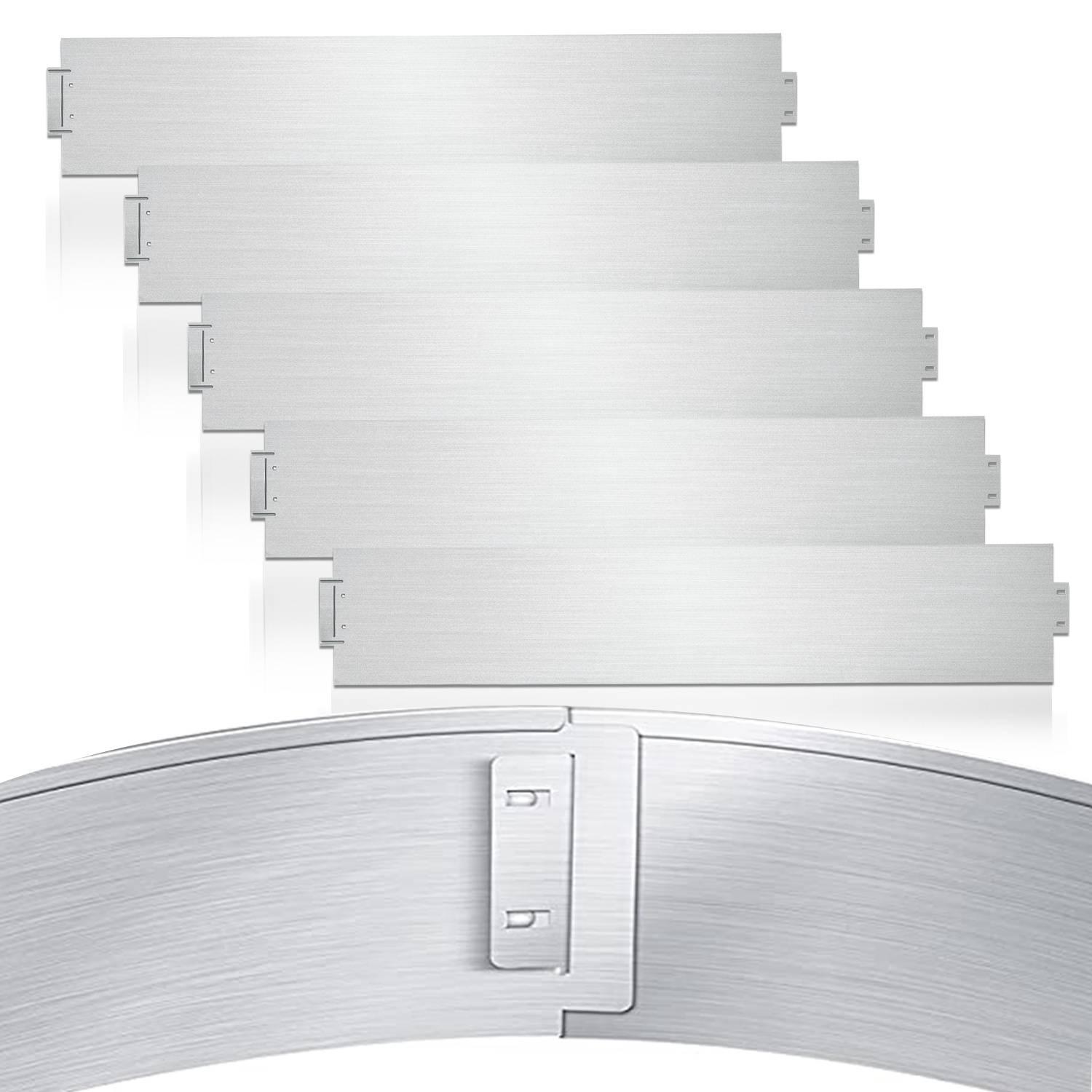 Fünf Edelstahlplatten sind ordentlich angeordnet und reflektieren Licht. Im Vordergrund ist ein gekrümmtes Metallobjekt mit einem Gelenk sichtbar.