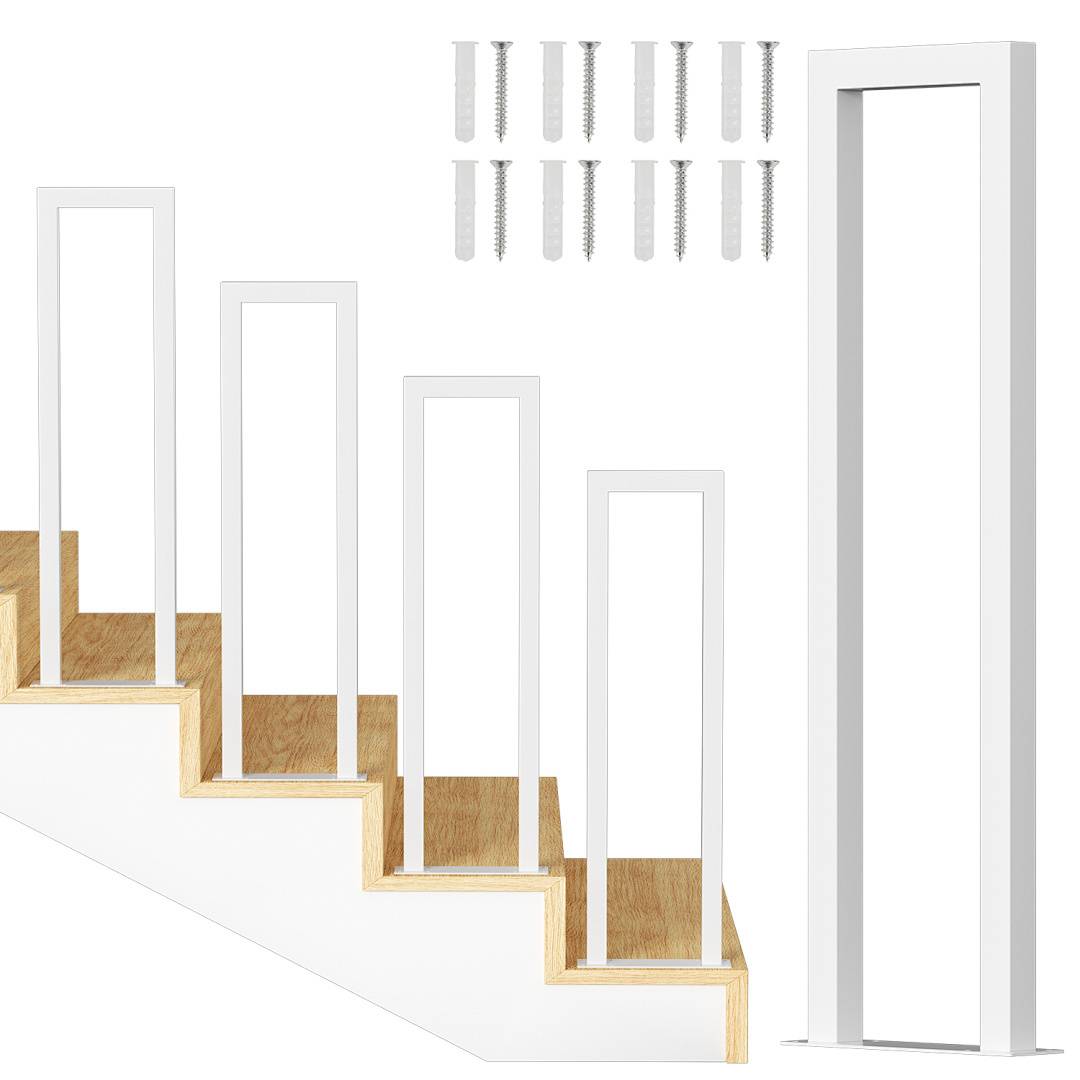 Moderne Treppe mit weißen Geländern und hellen Holzstufen, die nach oben führen. Einschließlich separatem Türrahmen und Schraubensatz zur Montage.