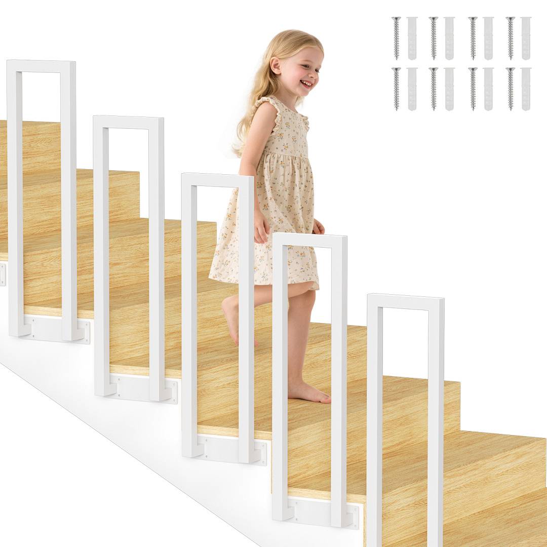 Ein Kind geht sicher neben einem modernen weißen Treppengeländer die Treppe hinauf. Installationsschrauben sind oben rechts abgebildet.