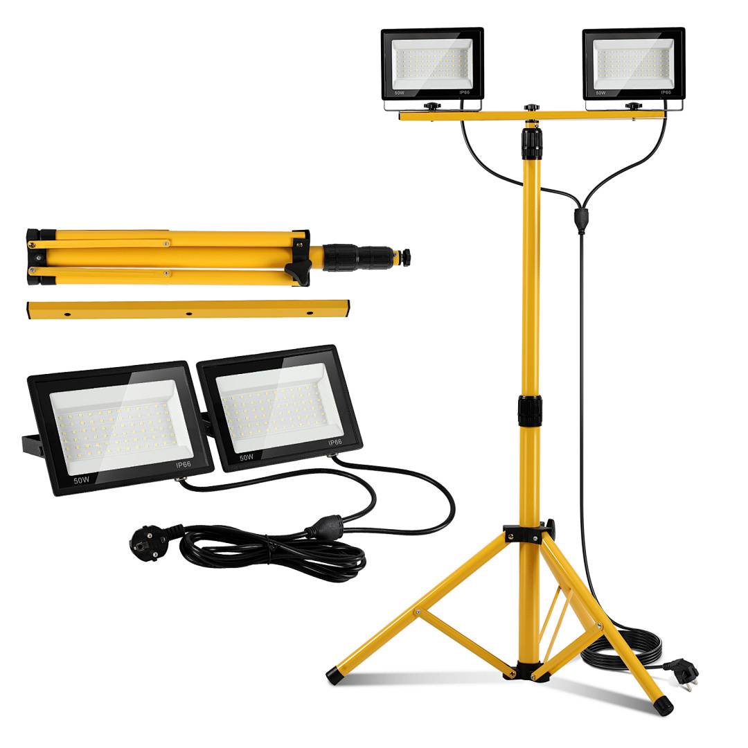 Tragbare Arbeitsleuchte mit zwei verstellbaren LED-Lampen auf einem gelben Stativständer. Stromkabel und zusammengeklapptes Stativ werden separat dargestellt.