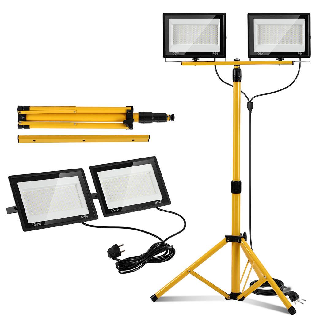 Verstellbarer gelber Stativständer mit zwei montierten LED-Flutlichtern und Stromkabel. Zusätzliche Teile zeigen einen zusammengeklappten Ständer und abgelöste Leuchten.