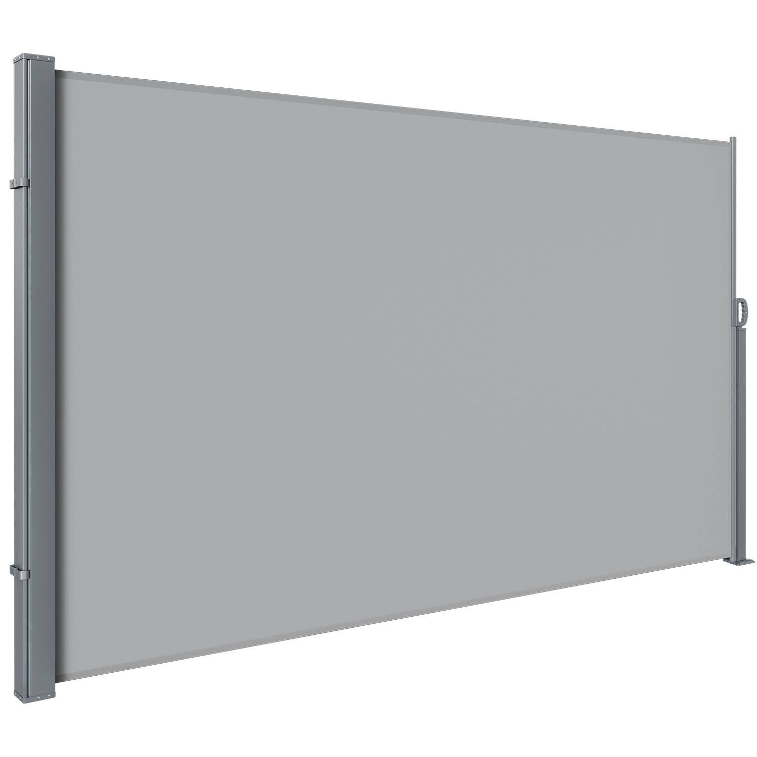 Ein ausziehbarer grauer Bildschirm, der sich von einem vertikalen Metallrahmen erstreckt, wird für Privatsphäre oder Beschattung in Außen- oder Terrassenumgebungen verwendet.