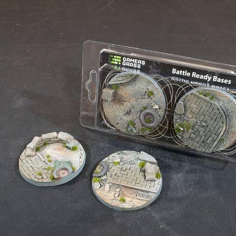 Paket mit der Aufschrift „Gamers Grass Battle Ready Bases