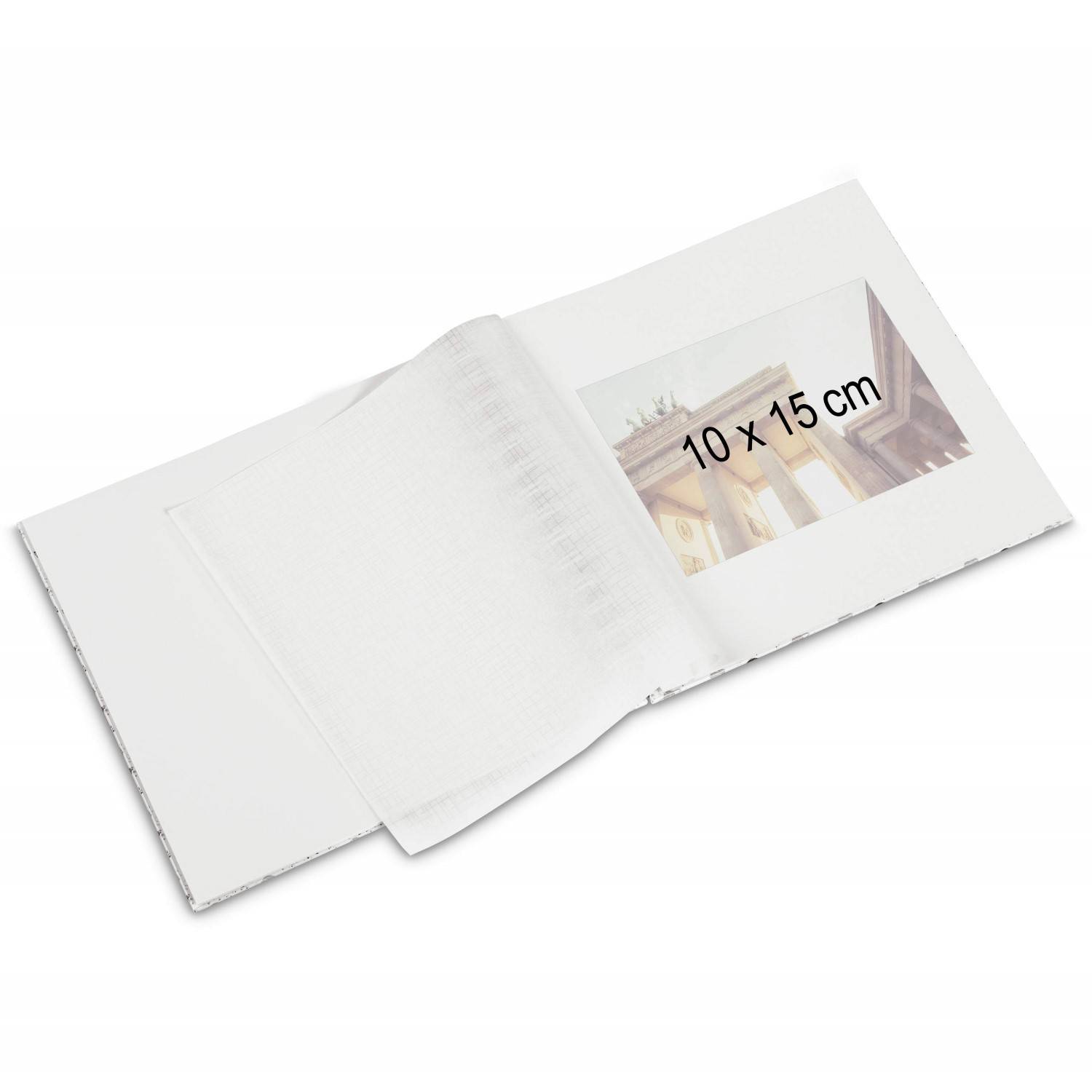 Ein kleiner Holzorganizer mit sechs Schubladen, jede mit einer transparenten Vorderseite, die verschiedene kleine Gegenstände im Inneren zeigt, auf einem einfachen Hintergrund platziert.