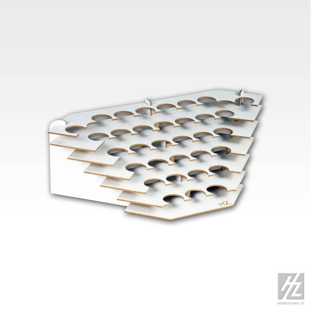 Ein mehrschichtiges weißes Tablett mit halbkreisförmigen Ausschnitten zur Aufbewahrung von kreisförmigen Objekten, aus einem Winkel betrachtet. Konzipiert zur Organisation von Gegenständen.