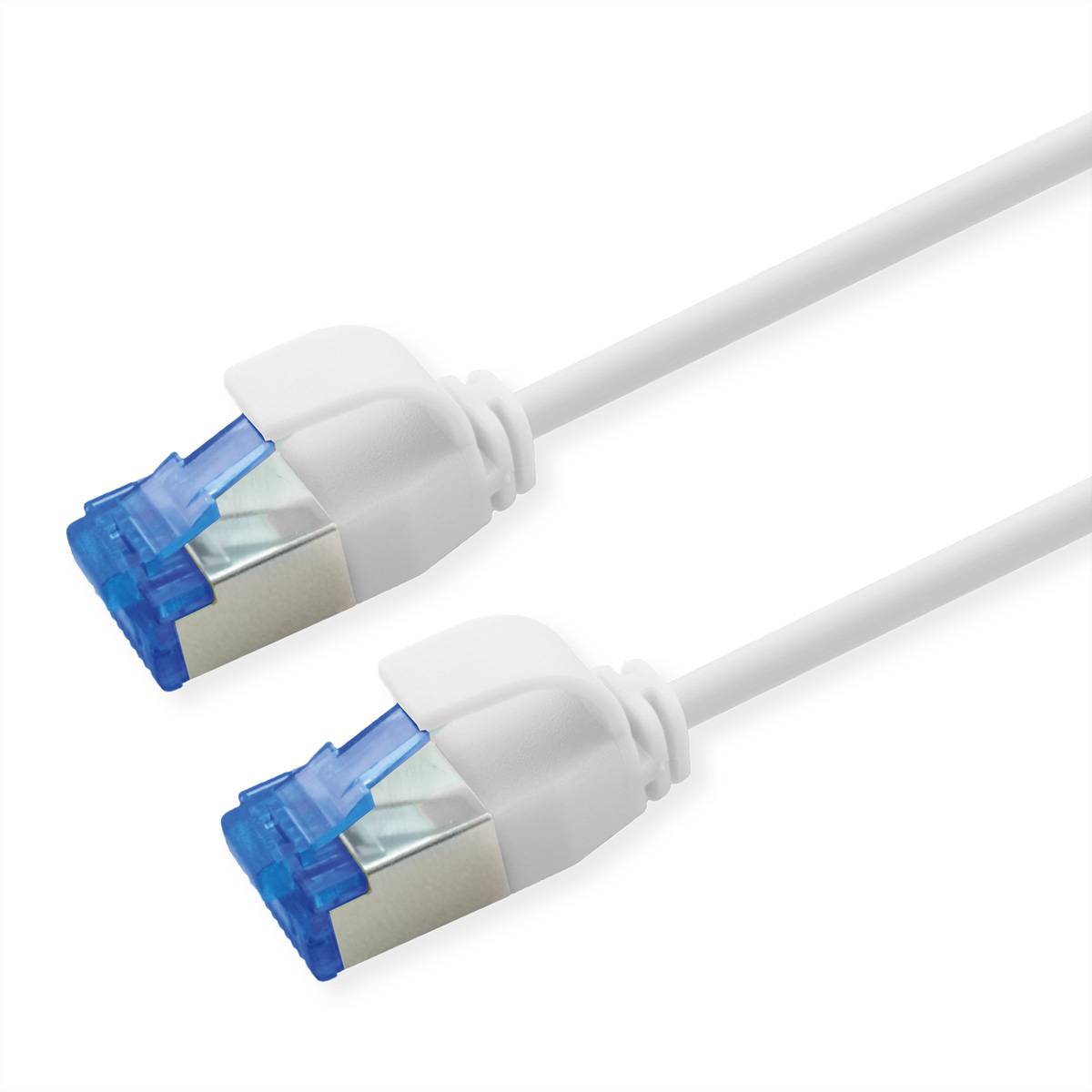 Zwei weiße Ethernet-Kabel mit blauen Steckern, die für Hochgeschwindigkeits-Internetverbindungen verwendet werden.