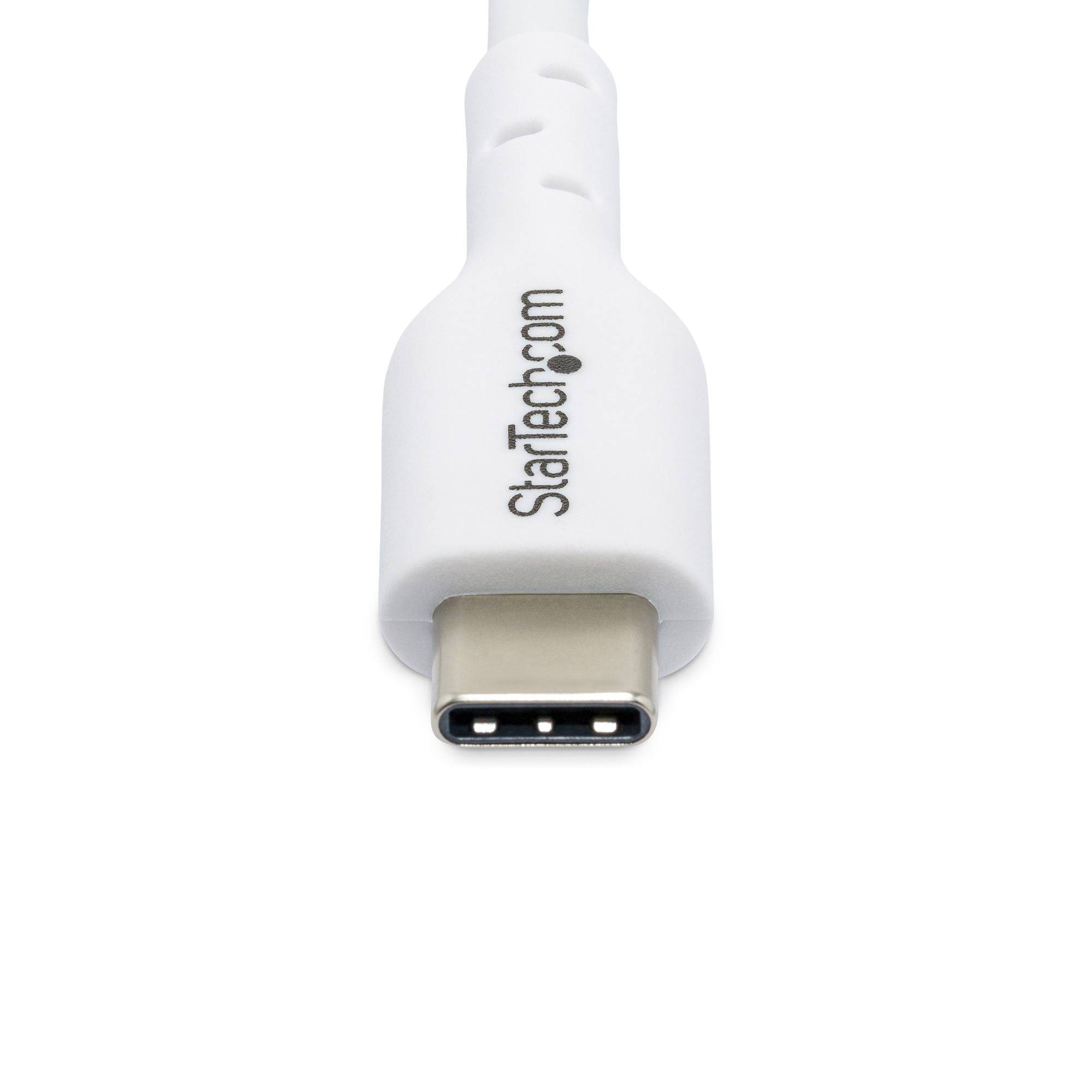 Großaufnahme eines weißen USB-C-Kabelsteckers mit dem Logo „StarTech.com