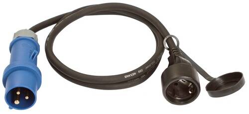 Ein schwarzes Elektrokabel mit einem runden dreipoligen Stecker, in einer Schleife aufgerollt.