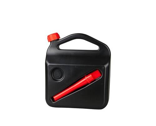 Ein schwarzer Kunststoff-Benzinbehälter mit angebrachtem rotem Ausguss, entworfen zur Lagerung und zum Transport von Kraftstoff.