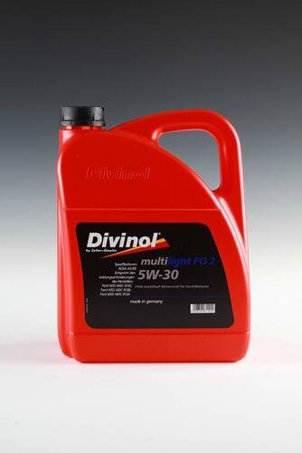 Roter Ölbehälter mit der Aufschrift „Divinol multilight FO 2 5W-30