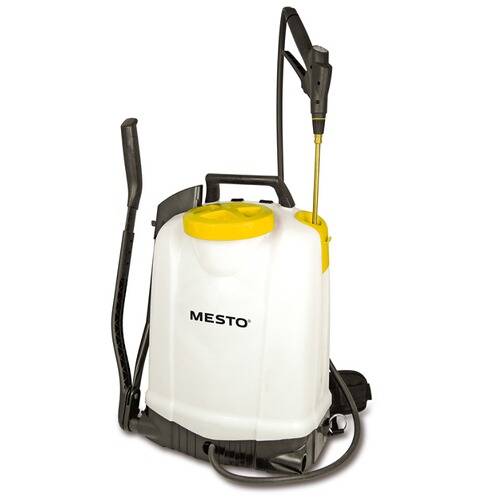 Ein landwirtschaftlicher Ruckensprüher mit einem weißen Tank, auf dem „MESTO