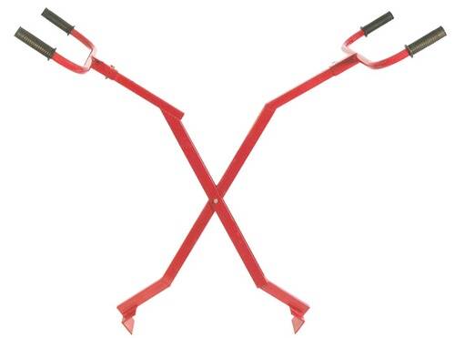 Ein roter manueller Holzschleifer mit zwei Griffen und Greifklauen zum Heben und Bewegen von Baumstämmen, dargestellt vor weißem Hintergrund.