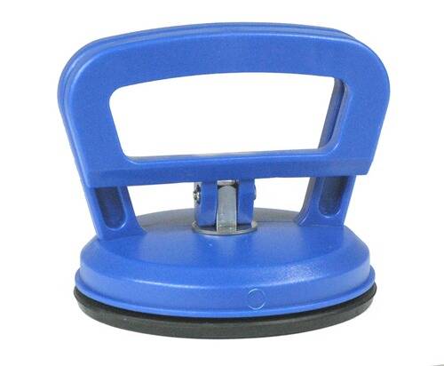 Ein blauer Saugnapfheber mit stabilem Griff, verwendet zum Heben von glatten, ebenen Flächen wie Glas oder Fliesen.