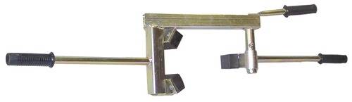 Metallisches Scharnier auf einer flachen Oberfläche mit zwei Schraubenlöchern und rechtwinkligen Abschnitten, das zur strukturellen Unterstützung oder Befestigung verwendet wird.