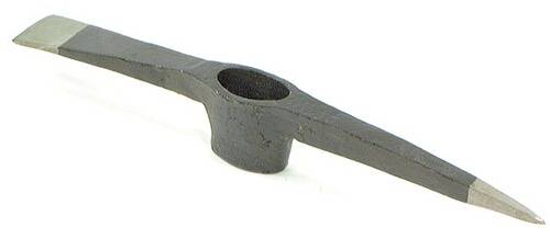 Ein Metallschlüsselkopf mit einer zentralen kreisförmigen Öffnung, entwickelt zum Anpassen und Drehen von Bolzen oder Muttern, auf einem einfachen weißen Hintergrund gezeigt.