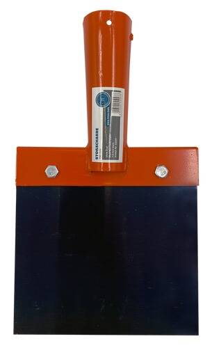 Metallwerkzeug mit flacher, rechteckiger Klinge und orangefarbenem Griff, mit Bolzen gesichert. Wird zum Abkratzen von Oberflächen verwendet.