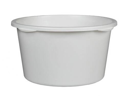 Weißer Kunststoffeimer mit breitem Rand, verwendet für Lager- oder Reinigungszwecke.