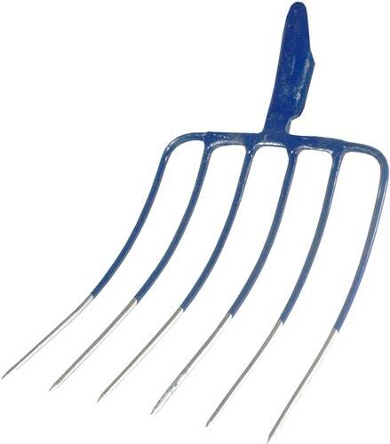 Eine blaue, fünfzackige Gabel mit scharfen, metallischen Zinken und einem einfachen Griff, die häufig für landwirtschaftliche Arbeiten oder Gartenaufgaben verwendet wird.