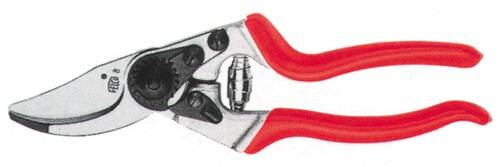 Werkzeug mit rotem Griff, möglicherweise eine Zange, mit einem metallischen Greifmechanismus.