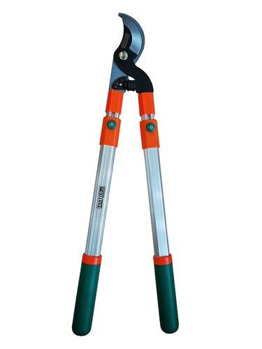 Astschere mit teleskopischen Aluminiumgriffen und orangefarbenen Akzenten zum Schneiden von Ästen.