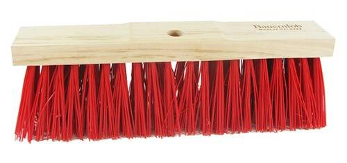 Ein Besenkopf aus Holz mit dichten, roten Borsten, zum Kehren ausgelegt.