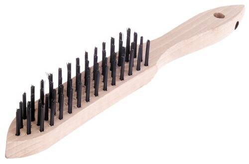 Eine Drahtbürste mit Holzgriff und schwarzen Borsten.