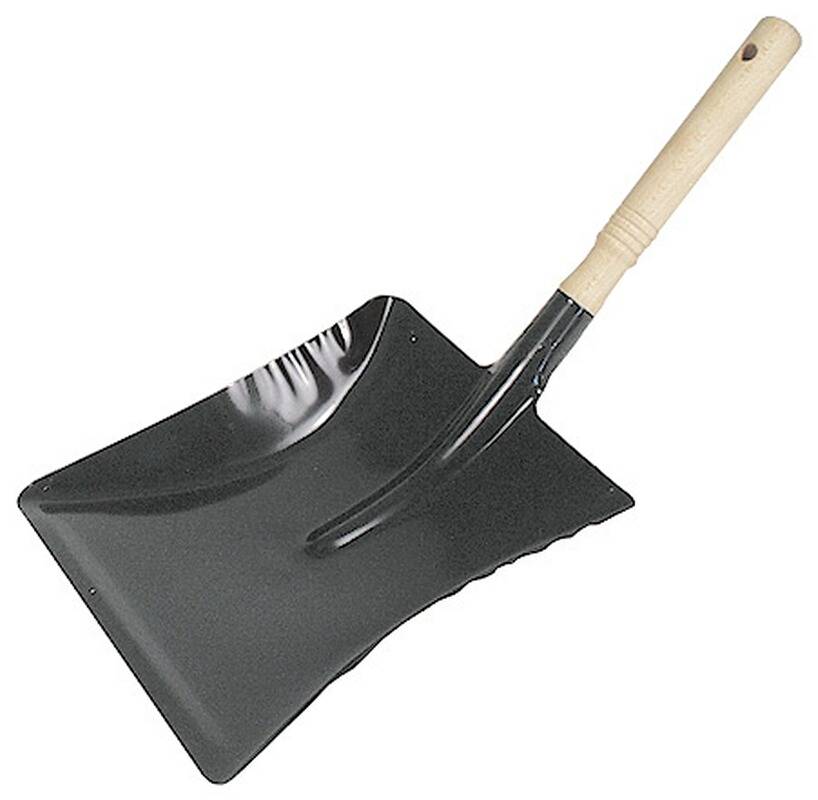 Eine Metallschaufel mit hölzernem Griff, die zum Sammeln von Staub und Schmutz bestimmt ist und vor einem schlichten weißen Hintergrund präsentiert wird.