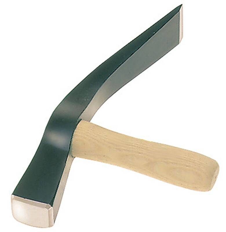 Eine Holzbearbeitungsadze mit einer gekrümmten Stahlklinge und einem Holzgriff, die zum Formen und Schnitzen von Holz verwendet wird.