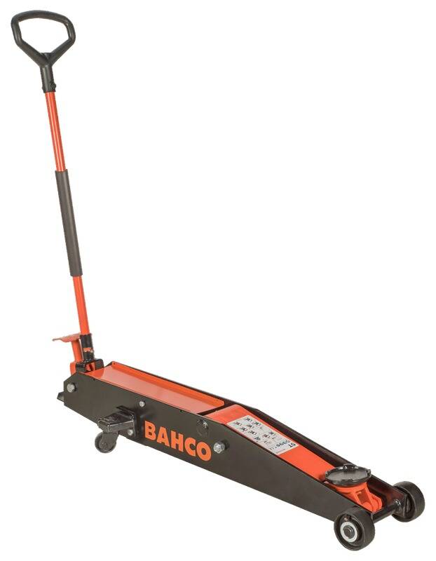 Ein 'Bahco'-Hydraulikwagenheber mit rotem Griff, der zum Heben von Fahrzeugen in einer Garage oder Autowerkstatt verwendet wird.