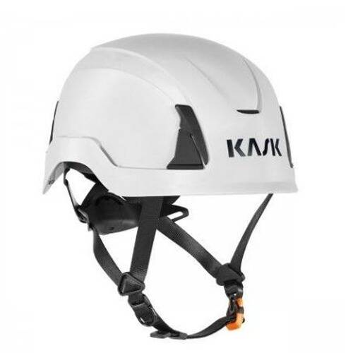 Weißer Schutzhelm mit schwarzen Riemen und „KASK