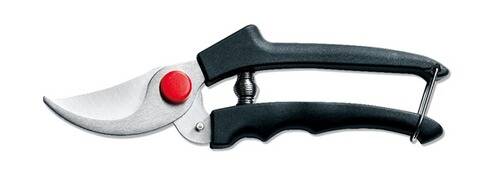 Ein schwarzes und silbernes Handwerkzeug mit einem roten Knopf, das zum Schneiden verwendet wird und ergonomische Griffe sowie einen Sicherheitsverriegelungsmechanismus aufweist.