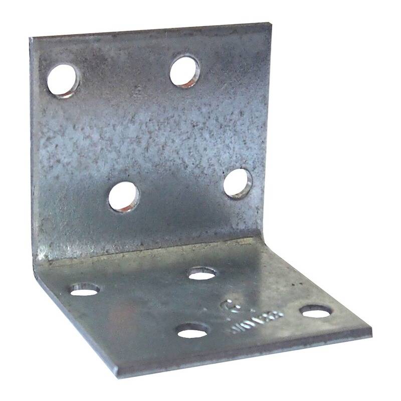 Eine Metallwinkelschiene mit sechs Bohrungen, die zum Verbinden oder Abstützen von Strukturen im rechten Winkel verwendet wird.