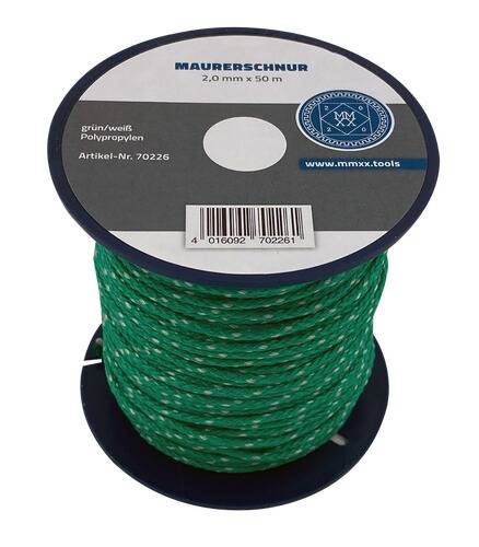 Eine Spule aus grünem und weißem Polypropylen-Seil mit der Aufschrift „MAURERSCHNUR 2,0 mm x 50 m