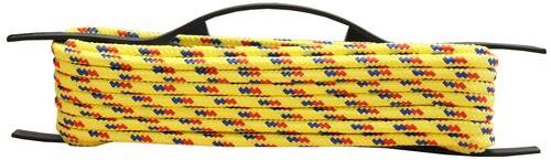 Ein Bündel gelber Seile mit roten und blauen Mustern, aufgerollt und von einem schwarzen Riemen zusammengehalten.