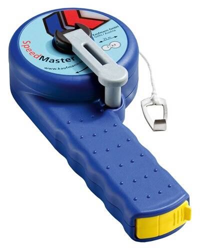 Ein Metallstempel mit einem flachen, breiten Gummi-Saugnapf am unteren Ende, der zum Freimachen verstopfter Abflüsse bestimmt ist.