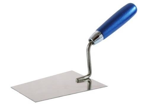 Ein Malmesser mit blauem Griff und rechteckiger, flexibler Metallklinge, das häufig zum Mischen oder Auftragen von Farbe und anderen künstlerischen Materialien verwendet wird.