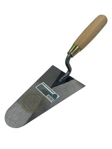 Ein Metallspachtel mit Holzgriff, mit einem Etikett auf der Klinge. Wird zum Garten- oder Maurerwerk verwendet.