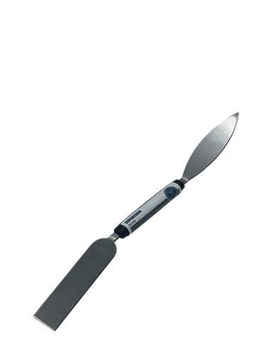 Ein doppelseitiges Künstlerspachtelmesser mit einer flachen, länglichen Klinge an einem Ende und einer spitzen, blattförmigen Klinge am anderen Ende.