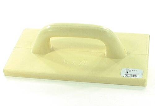 Ein beiger Kunststofffloat mit Griff und '14 x 28' auf der Oberfläche gedruckt, der zum Glätten von Oberflächen wie Beton oder Gips verwendet wird.