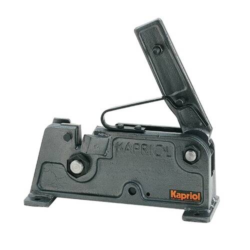 Ein manueller Metallbandschneider mit einem Hebel, gekennzeichnet mit 