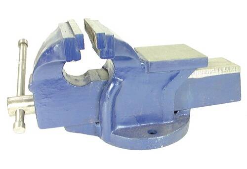 Ein blauer Schraubstock mit drehbarer Basis und breiten Backen zum Spannen von Objekten während der Arbeit.