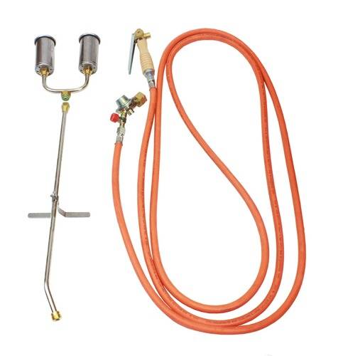 Propanbrenner-Set mit zwei Brennern an einem Griff und orangefarbenem Schlauch, verwendet für Aufgaben wie Unkrautbekämpfung oder Asphaltschmelzung.