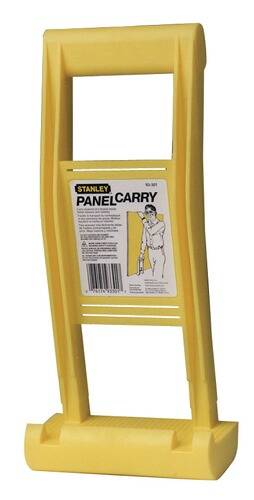 Ein gelbes Paneltragewerkzeug mit einem Etikett, das eine Person bei der Verwendung zeigt. Das Etikett trägt die Aufschrift „Stanley Panel Carry