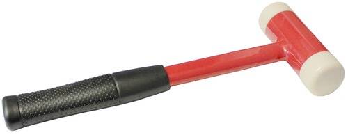 Ein schwarzer Gummigriff auf einem roten Griff.