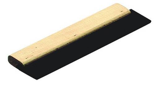 Ein Tafelwischer mit Holzgriff und schwarzer Filzbeschichtung an der Unterseite, verwendet zum Abwischen von Kreidemarkierungen von einer Tafel.