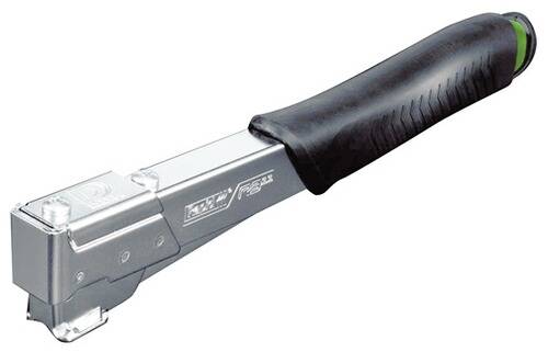 Heftpistole mit schwarzem Griff auf metallischem Gehäuse, verwendet zum Verbinden von Materialien miteinander.