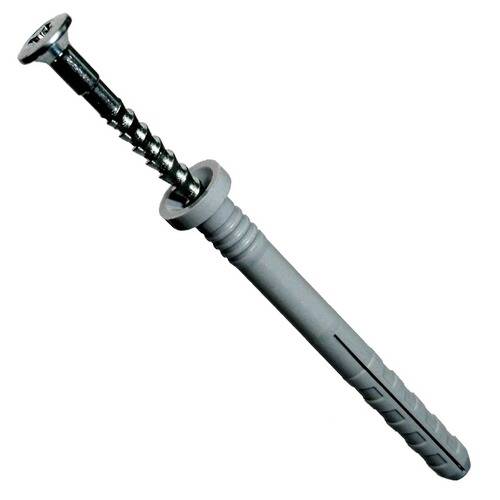 Eine Metallschraube, die teilweise in einen langen grauen Kunststoff-Wandanker eingeführt ist, der zum Befestigen von Befestigungselementen an Wänden bestimmt ist.