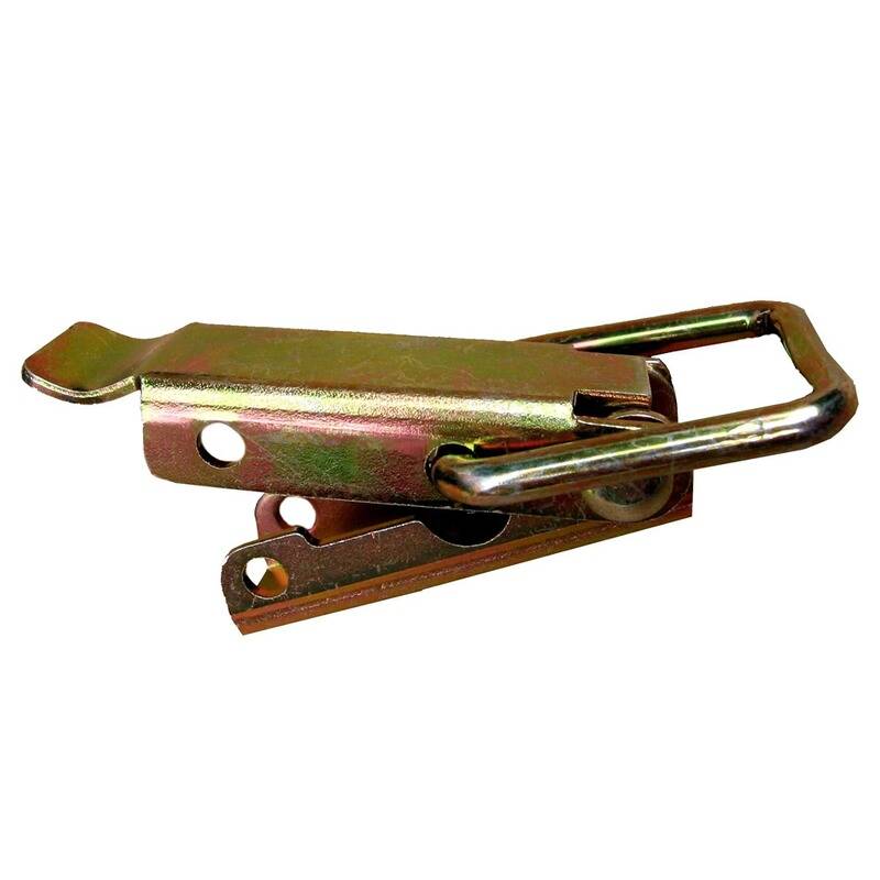 Ein Metalldrehhebelverschluss in offener Position, der einen Haken- und Verschlussmechanismus zum Sichern von Türen oder Paneelen zeigt, mit einer rostbeständigen Oberfläche.